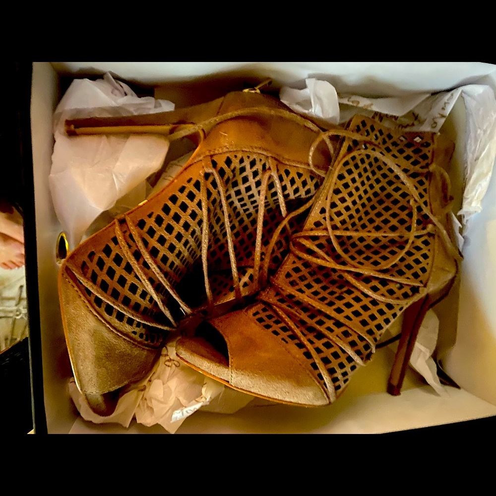 Bebe stiletto size 7